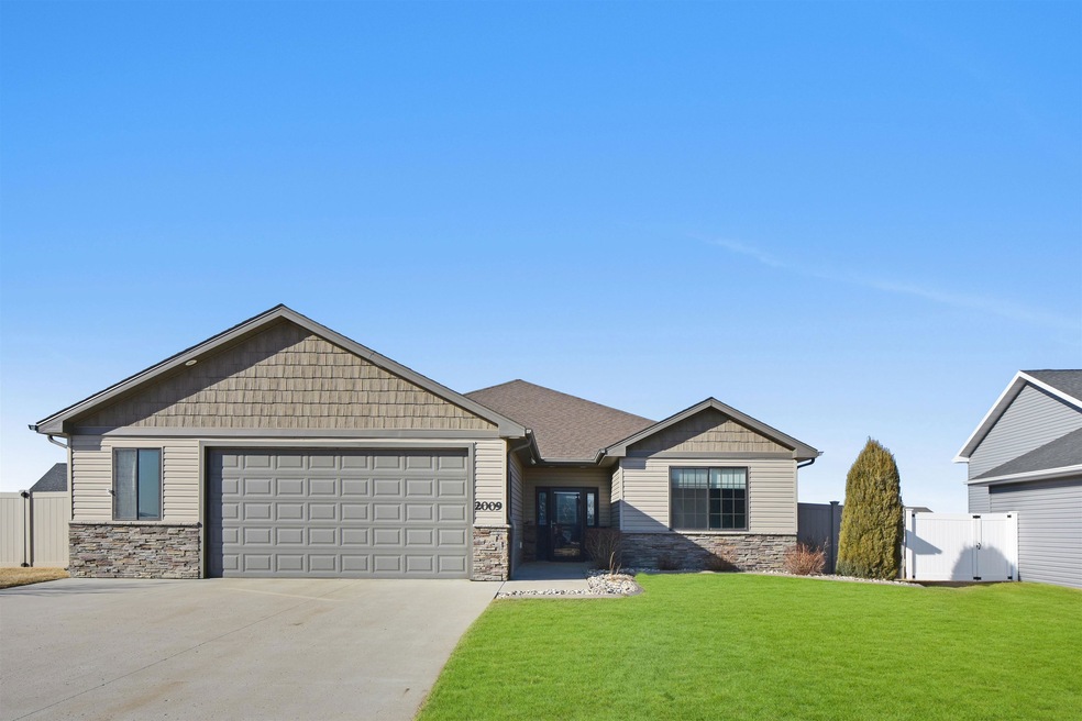 Under Contract $465,000