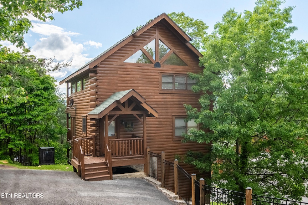 Pending $750,000 • Co-Listing Agent
