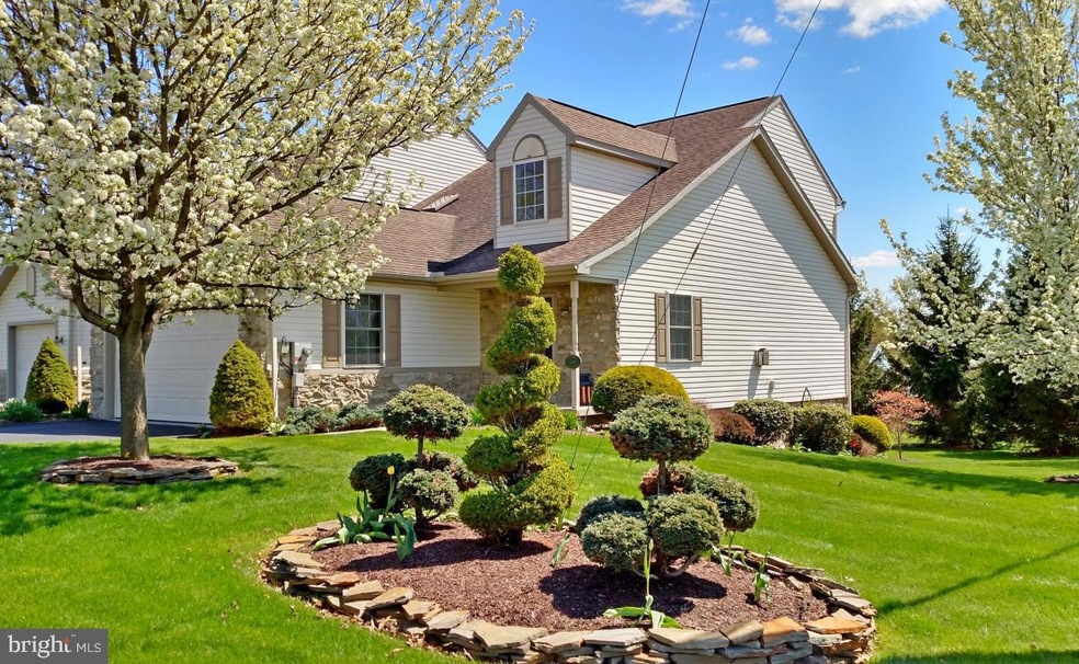 448 Hill St, Mount Joy, PA 17552 - photo 1