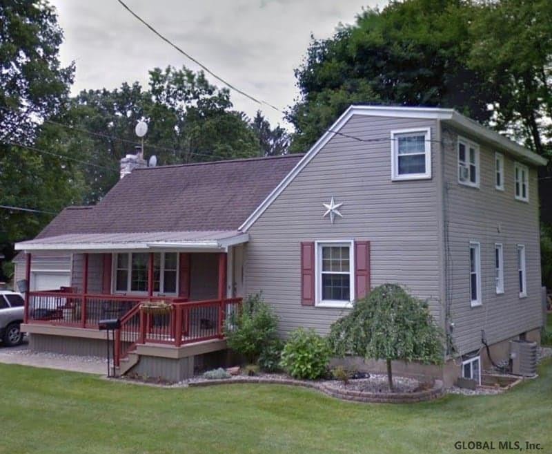 10 Surrey Rd, Schenectady, NY 12302 - photo 1