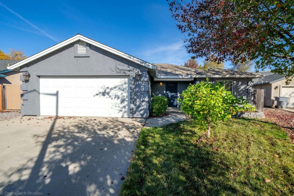 1090 Monterra Ln, Redding, CA 96002 - photo 1