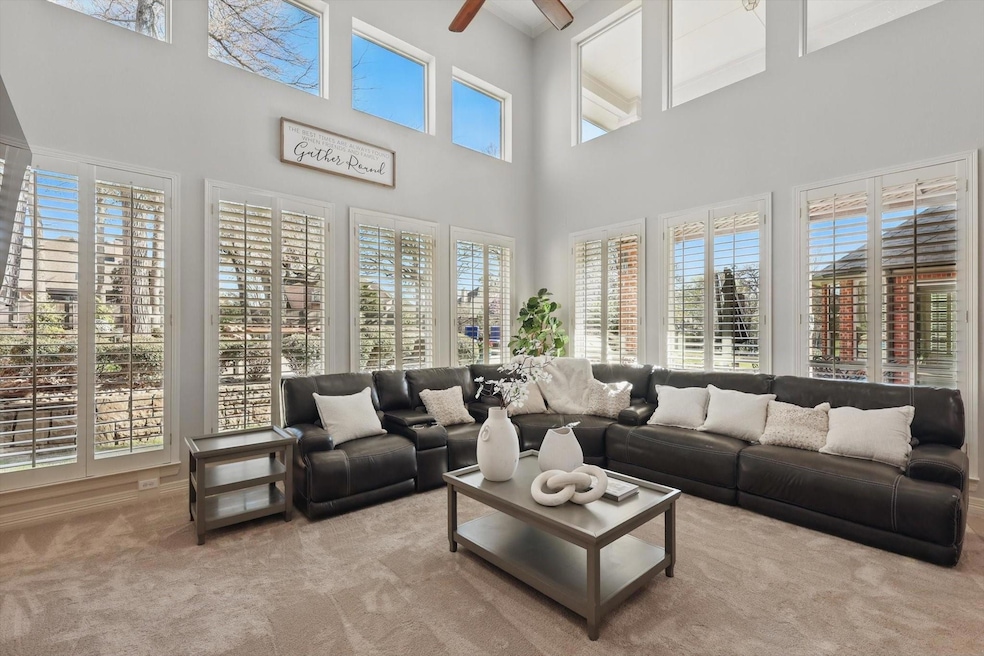 Main Living room with views of the pool and beauti