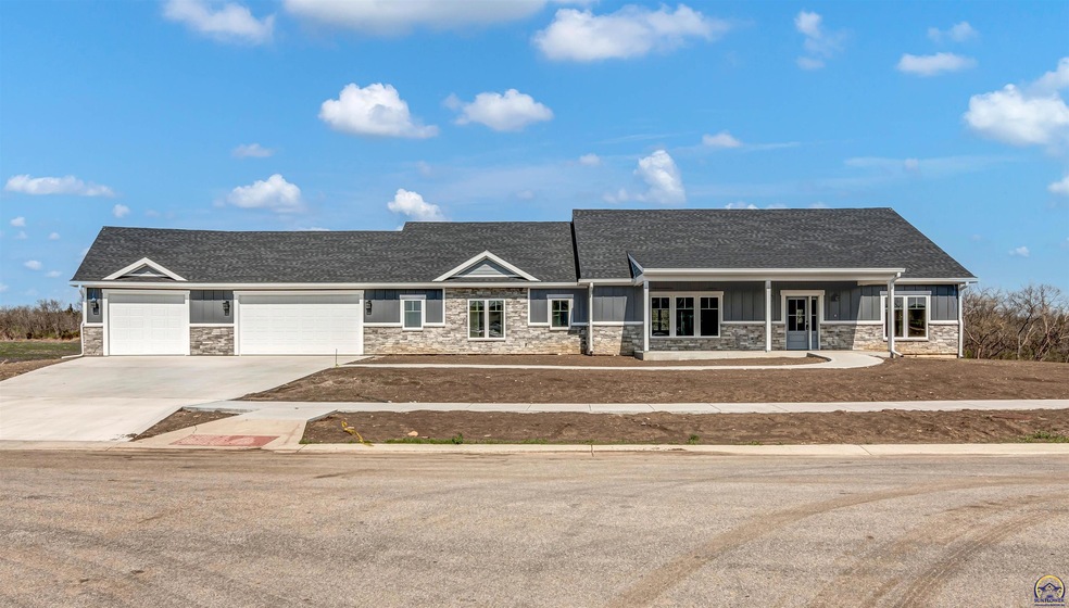 4302 SW Lakeside Dr, Topeka, KS 66610 - photo 1