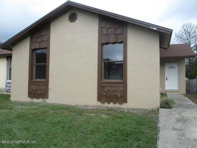 8965 Ivey Rd, Jacksonville, FL 32216 - photo 1