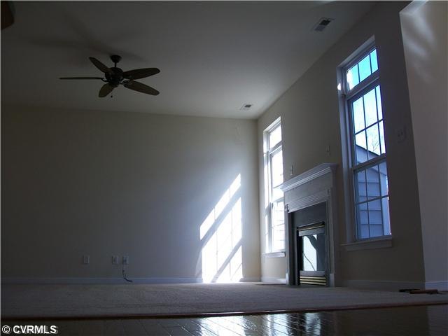 Den/Family/Great Room - Large family room with gas