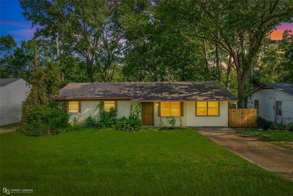 Pending $115,000 • Co-Listing Agent