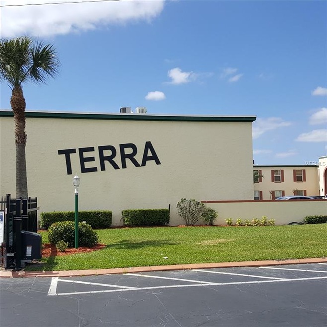 1004 Plantation Dr unit F7, Kissimmee, FL 34741 - photo 1