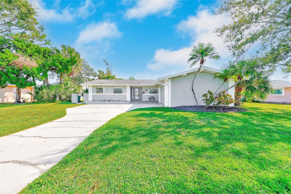 7195 Augusta Blvd, Seminole, FL 33777 - photo 1