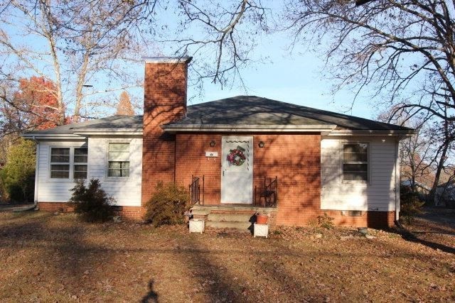 510 N Garden Ave, Siler City, NC 27344 - photo 1