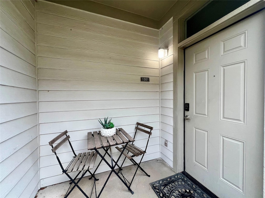 Property entrance with a porch