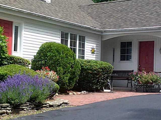 19 Tanglewood Dr, Norwich, CT 06360 - photo 1