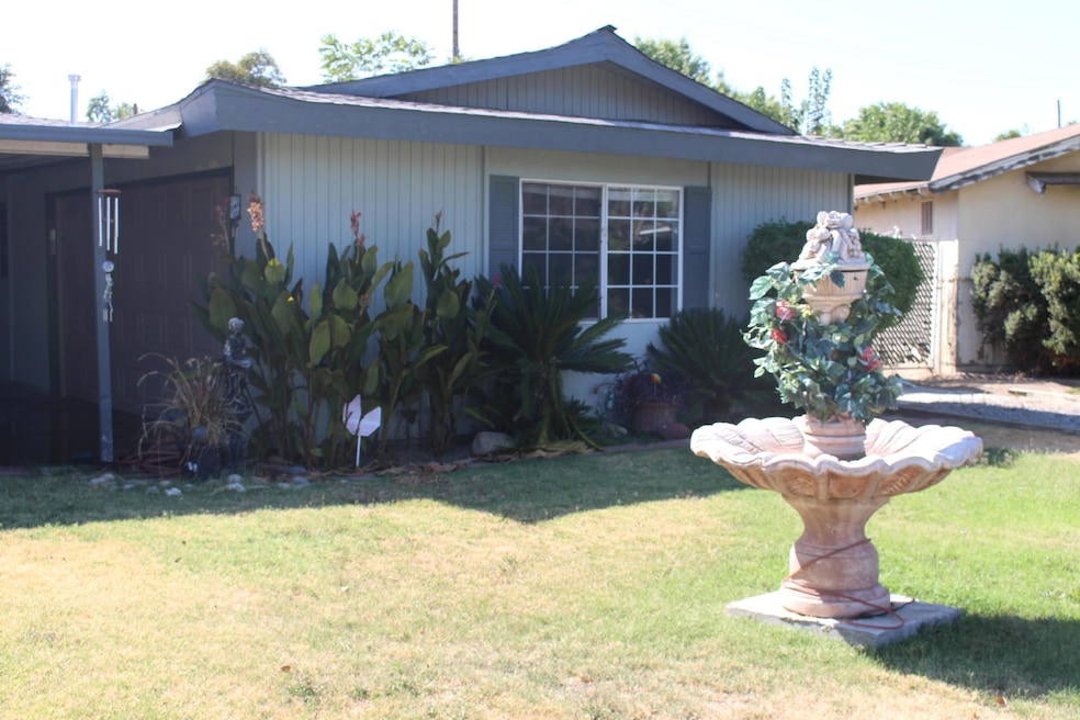 S. SOWELL AND S. LOVERS LANE PHOTOS 8.12