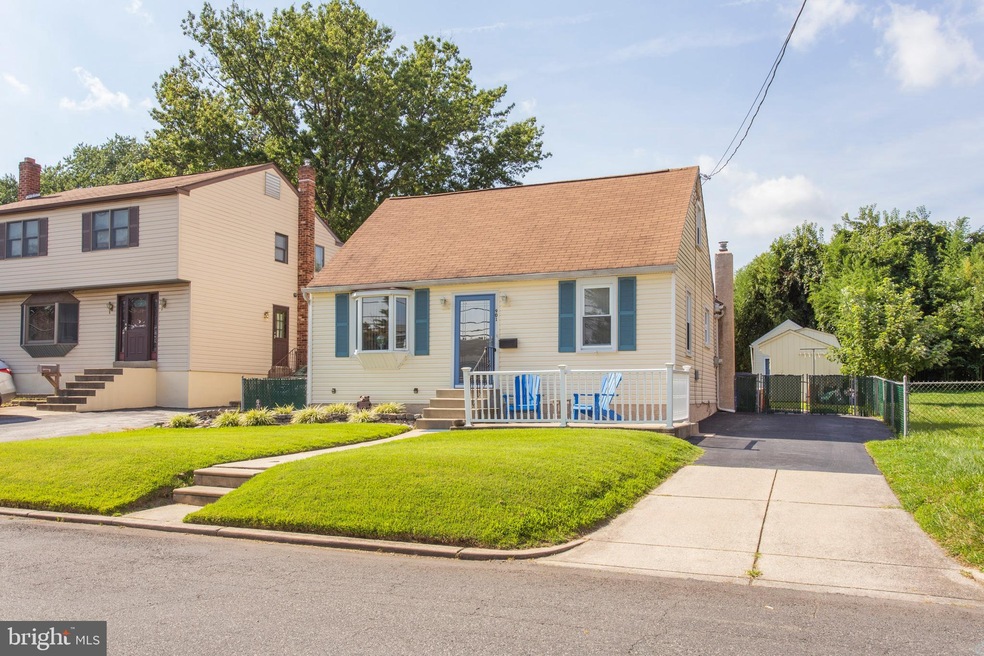 901 Lawnton Terrace, Glenolden, PA 19036 - photo 1