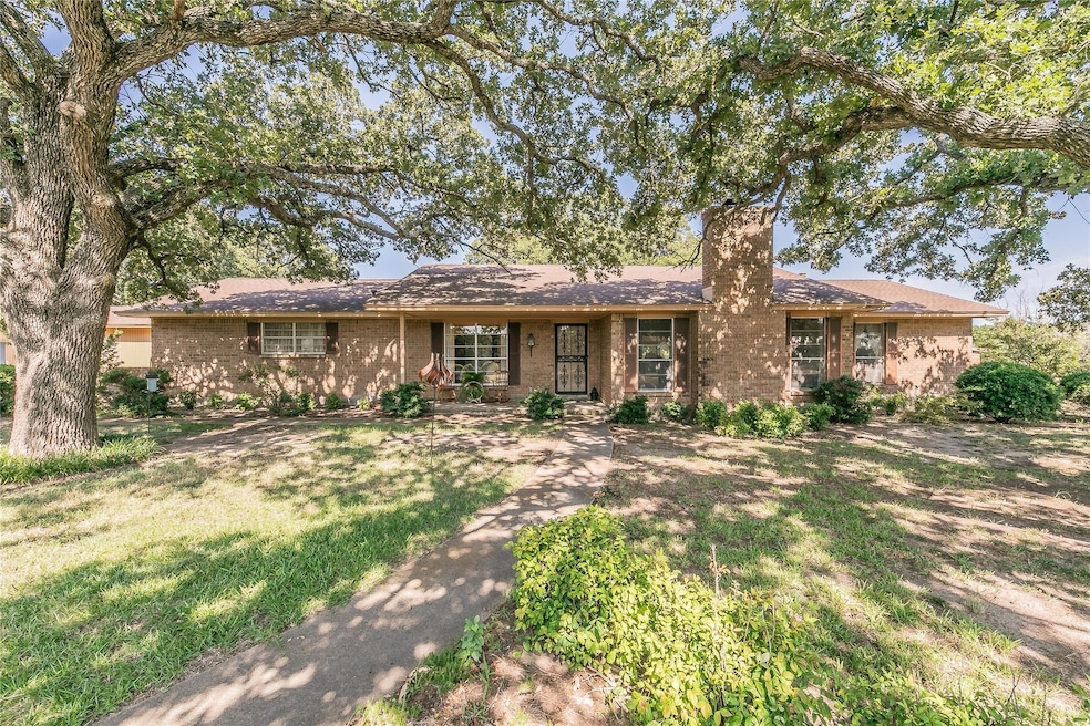 896 Decatur Cemetery Rd, Decatur, TX 76234 - photo 1