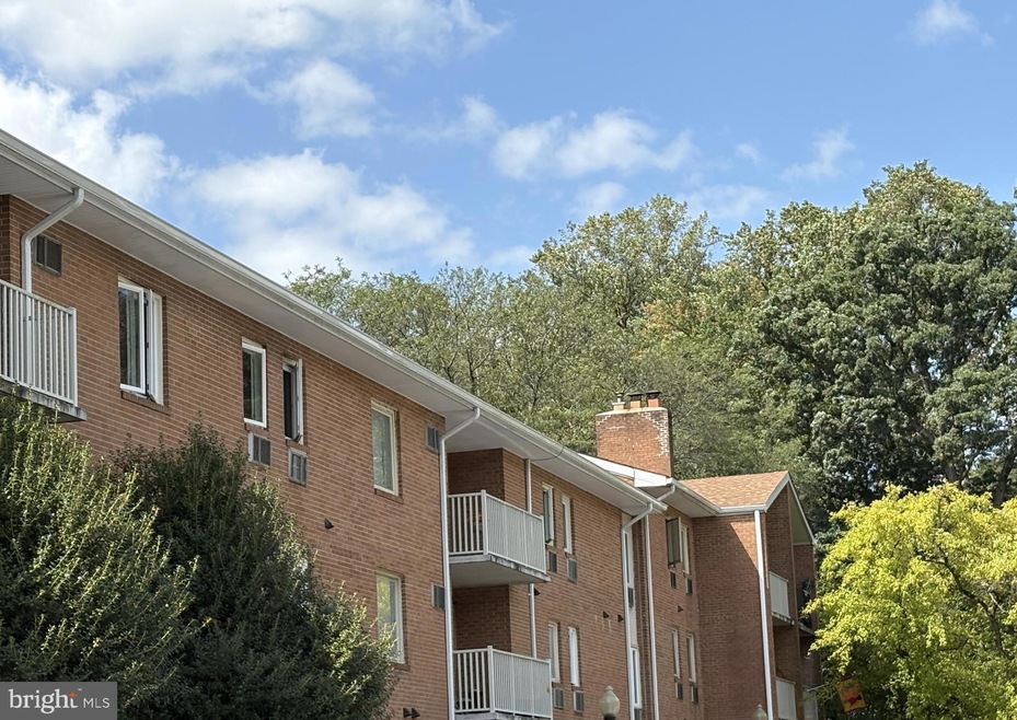 400 Winding Way unit C16, Downingtown, PA 19335 - photo 1