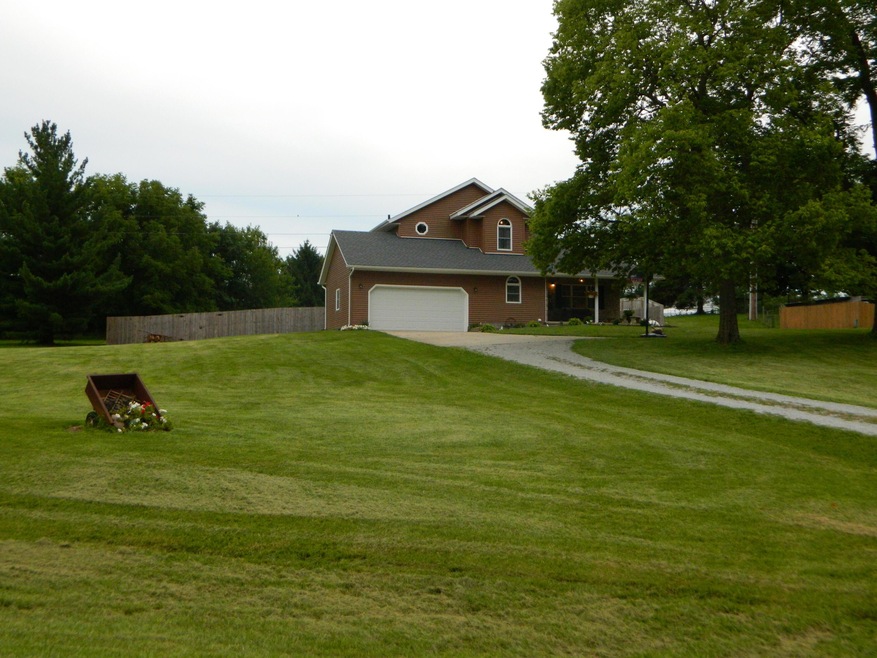 4545 Woodland