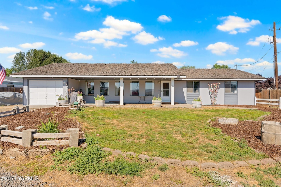 1620 Selah Loop Rd-3