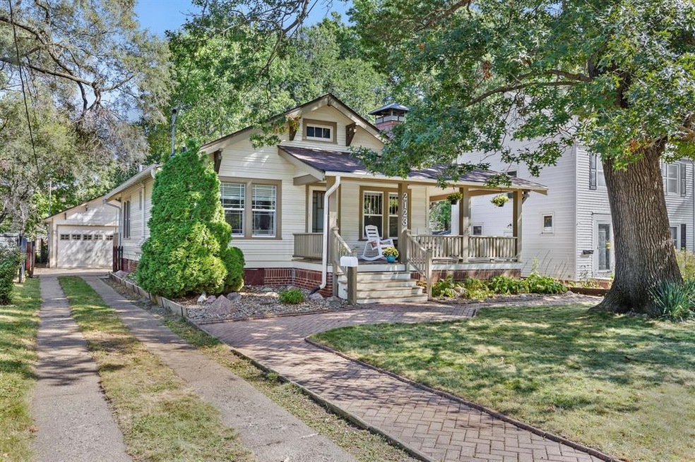 2123 38th St, Des Moines, IA 50310 - photo 1