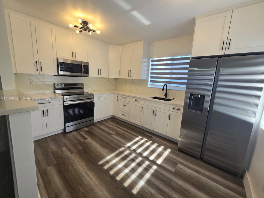 635 W 31st St, Hialeah, FL 33012 - photo 1