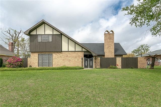 521 Orchard Dr Front