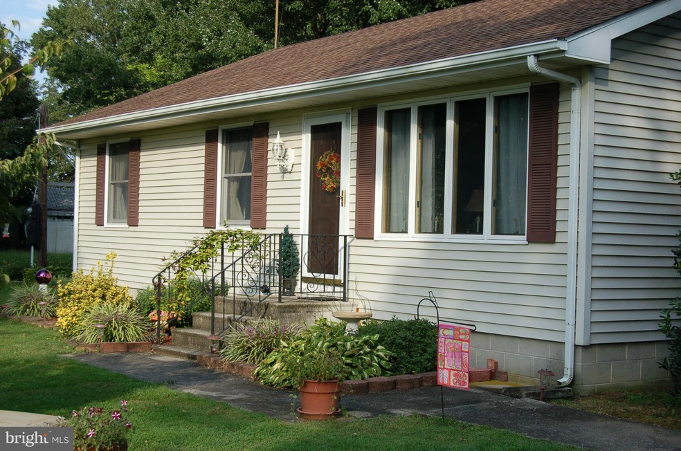 31455 Clarks Wharf Rd, Trappe, MD 21673 - photo 1