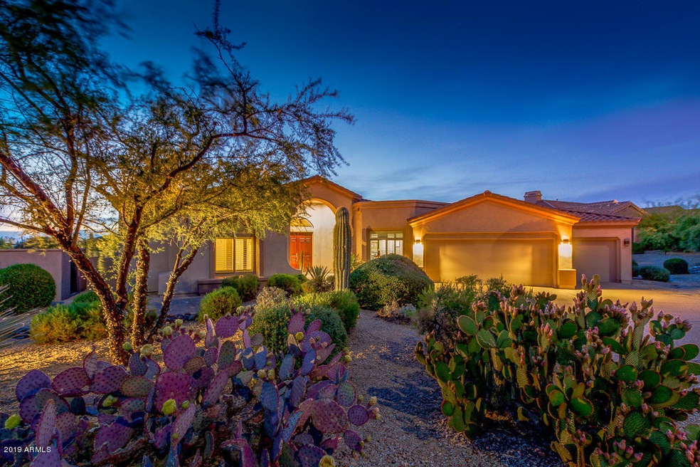Almost 1 Acre of Desert Paradise