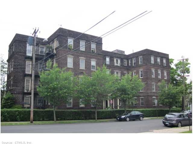 59 Rennell St unit 49, Bridgeport, CT 06604 - photo 1