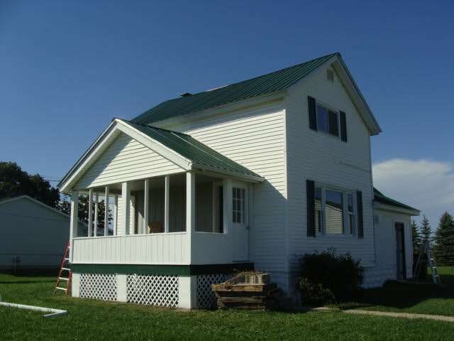 1817 E Beaver Rd, Kawkawlin, MI 48631 - photo 1