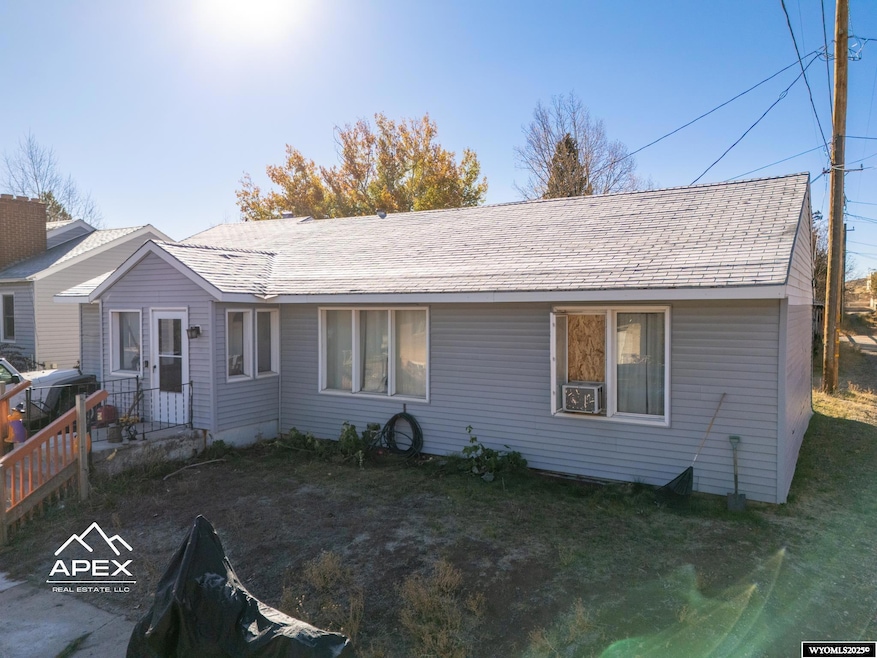 1809 W Uinta St, Evanston, WY 82930 - photo 1