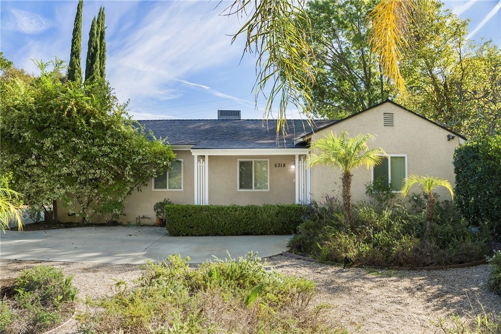 5318 Alhama Dr, Woodland Hills, CA 91364 - photo 1