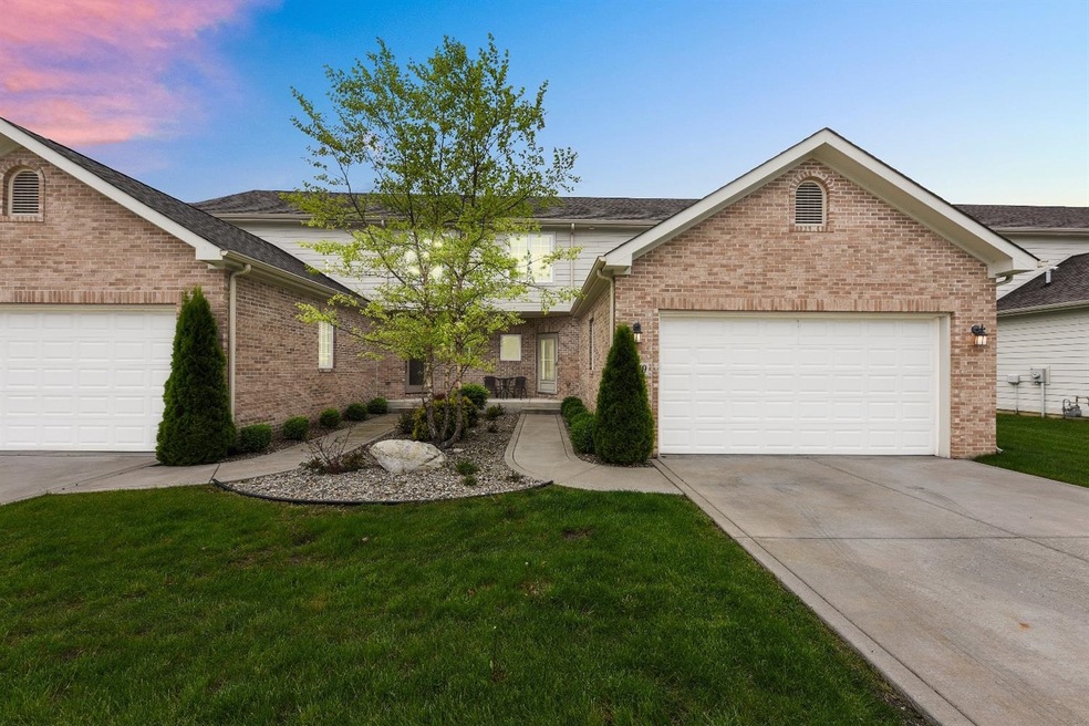 8079 Tuckaway Ct, Crown Point, IN 46307 - photo 1