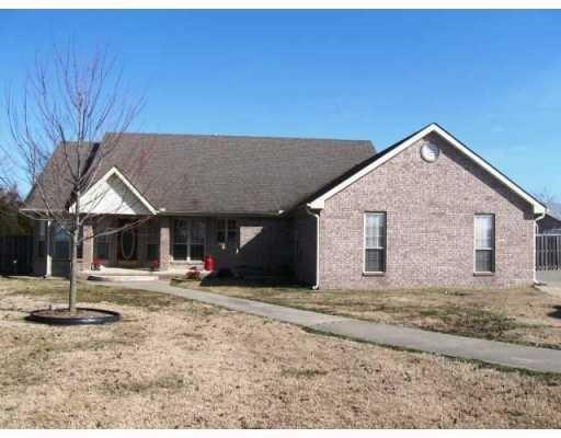 20429 Bruce Rutherford Dr, Siloam Springs, AR 72761 - photo 1