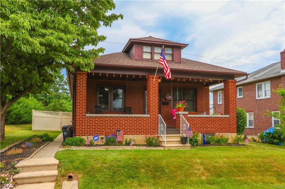 Welcome to 917 N 13th Street!