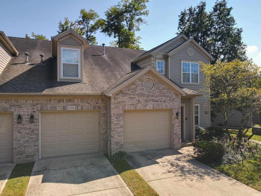 704 Bayberry Ct E unit E, Bloomington, IN 47401 - photo 1