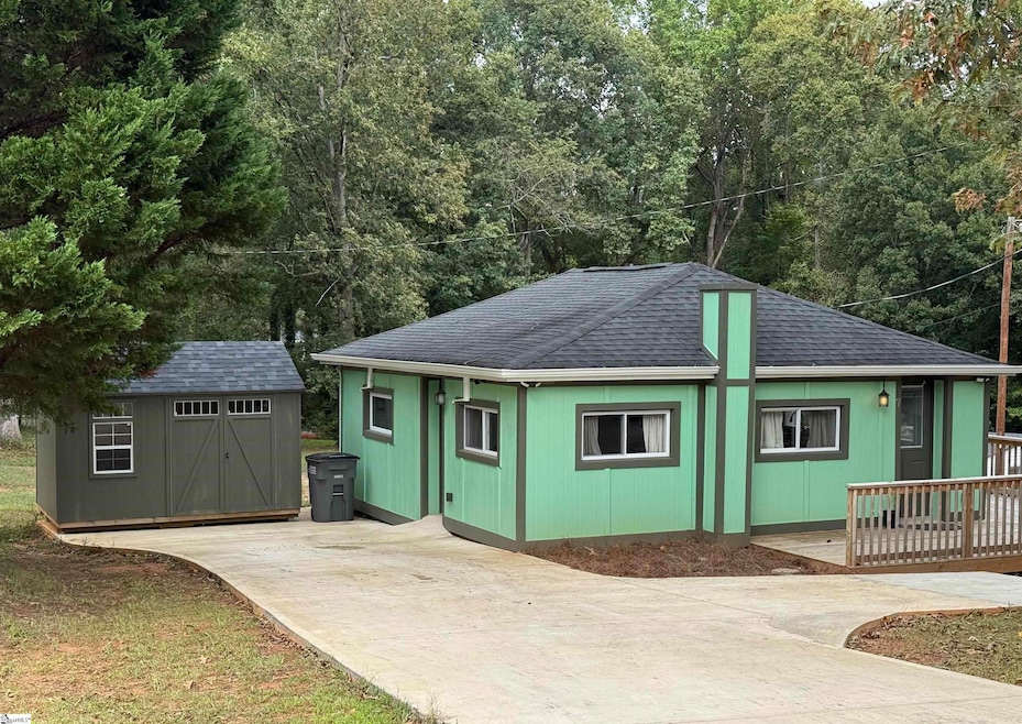 7 Coleman Ln, Taylors, SC 29687 - photo 1