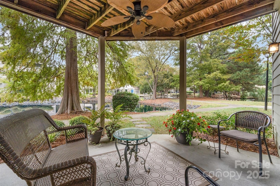 LARGE PATIO AREA WITH CEILING FAN -WOOD STICK BLINDS ARE PERMITTED 