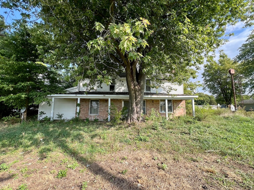 215 W Main St, Sheldon, IL 60966 - photo 1