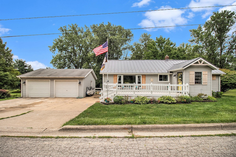 836 Brown St, Niles, MI 49120 - photo 1