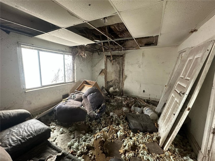 3061 Chartiers Ave, Pittsburgh, PA 15204 - photo 1