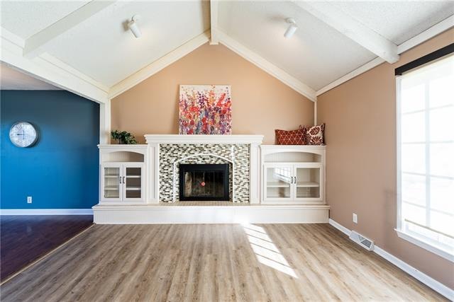 10210 Rosehill Rd, Lenexa, KS 66215 - photo 1