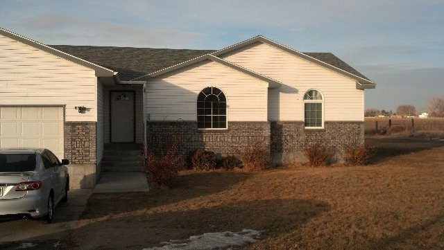 826 W 100 N, Blackfoot, ID 83221 - photo 1