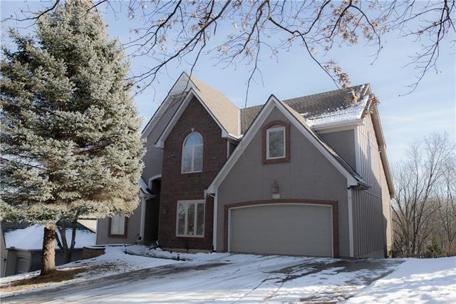 5641 Oakview St, Shawnee, KS 66216 - photo 1