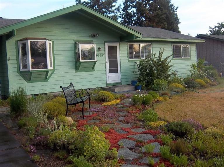 1687 NE Pheasant Ln, Bend, OR 97701 - photo 1