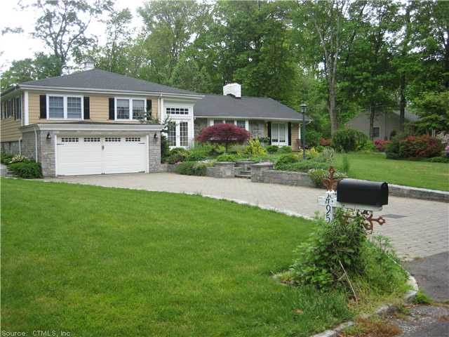 495 Carriage Dr, Orange, CT 06477 - photo 1