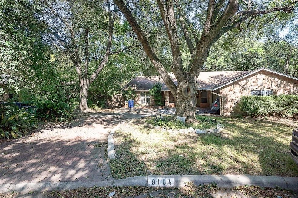 9104 Quail Creek Dr unit B, Austin, TX 78758 - photo 1