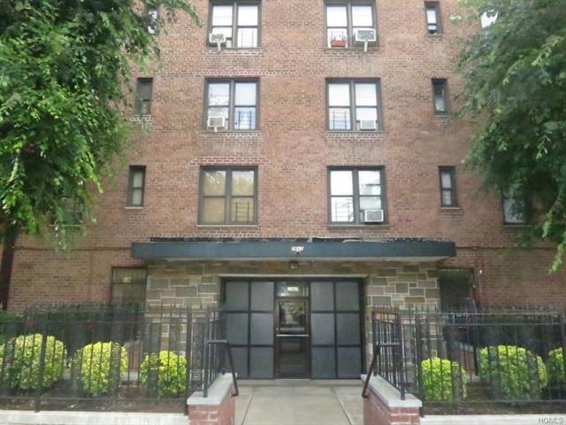 2860 Bailey Ave unit 2F, Bronx, NY 10463 - photo 1