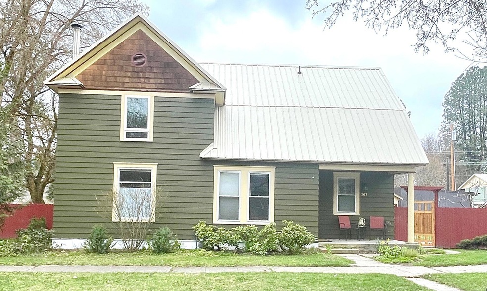 203 N 2nd St W, Chewelah, WA 99109 - photo 1