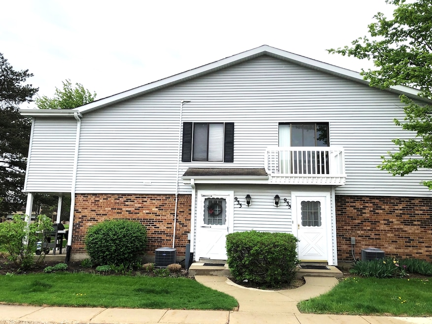 933 Monroe Ct unit 5, Vernon Hills, IL 60061 - photo 1