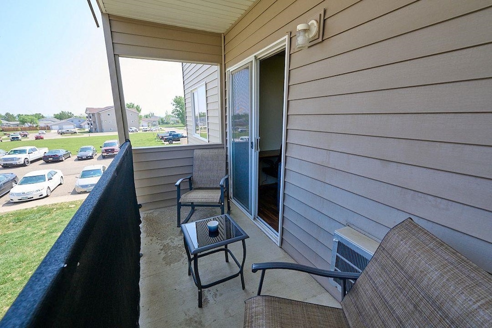 1616 20th Ave NW unit 202, Minot, ND 58703 - photo 1