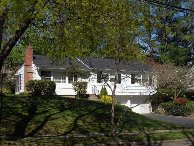 124 Robin Ln, Fairfield, CT 06824 - photo 1